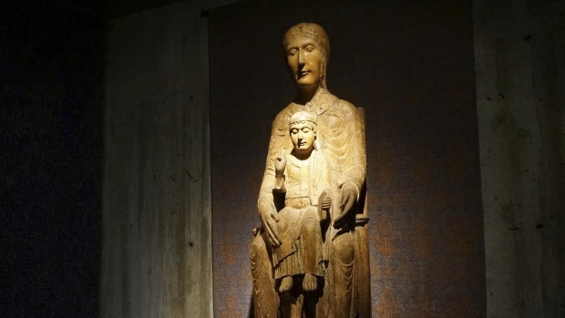 12th-century French statue of the Virgin Mary and 