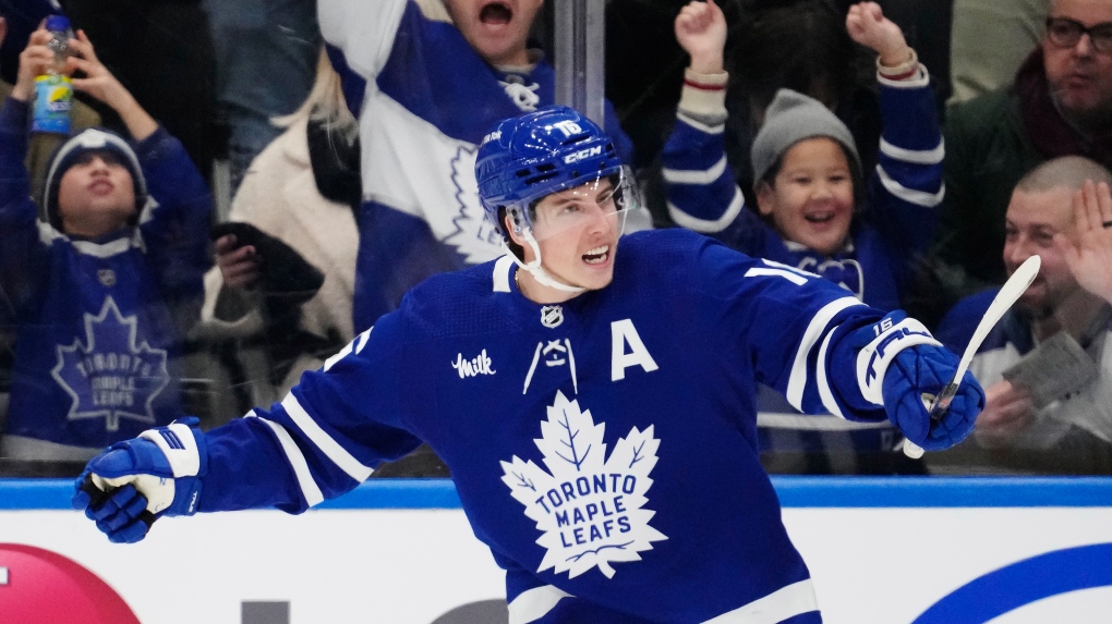 Marner extends point streak to 17 games, Leafs top Wings