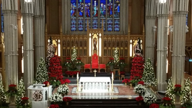 Katolicy wracają do kościołów GTA na bożonarodzeniową mszę z pełną mocą