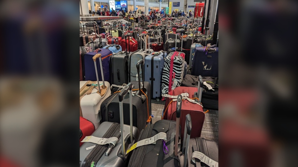 Problems at Toronto airport leaves travellers without bags for days ...