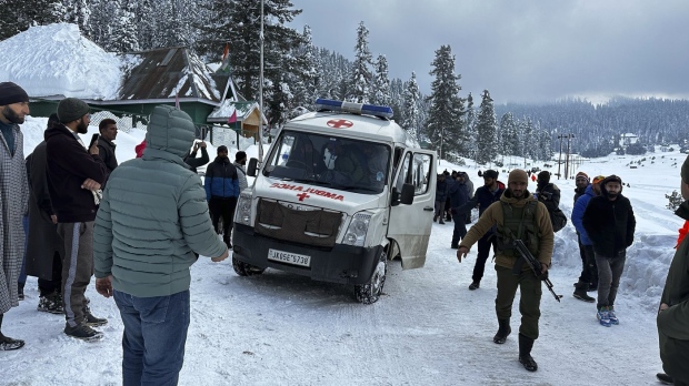 deadly avalanche in Kashmir