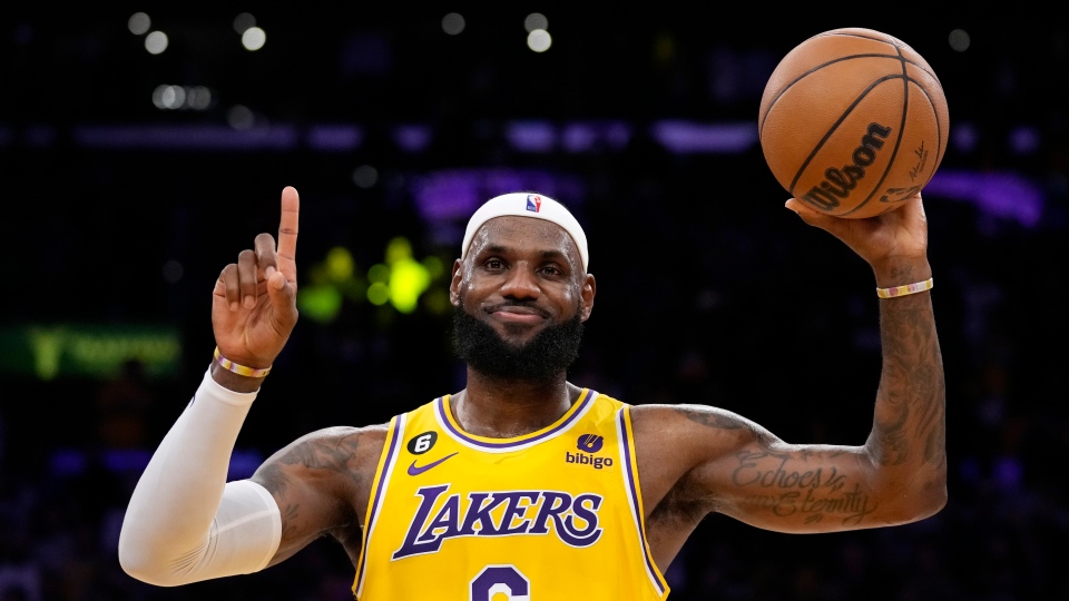 LeBron James returns for season-ending push with Lakers