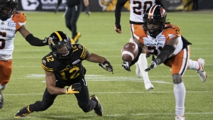 The Toronto Argonauts have acquired Canadian linebacker Jordan Williams from the B.C. Lions. According to a source, the Lions will receive a ’23 first-round draft pick for Williams, who was the CFL’s outstanding rookie in 2021. Hamilton Tiger Cats wide receiver Tim White (12) and BC Lions linebacker Williams (21) dive for a loose ball during second half CFL football game action in Hamilton, Ont. on Friday, November 5, 2021. THE CANADIAN PRESS/Peter Power