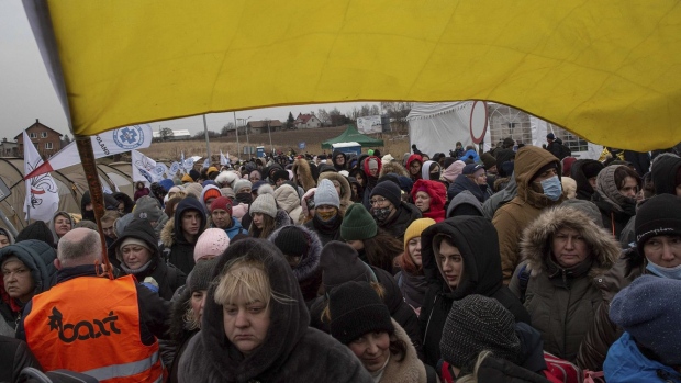 refugees fleeing Ukraine to Poland