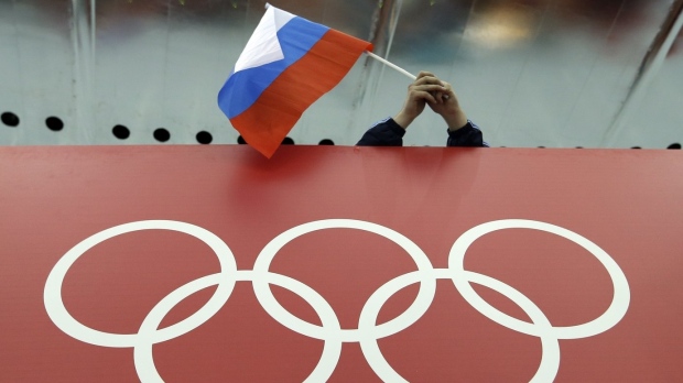 Russian flag above the Olympic Rings