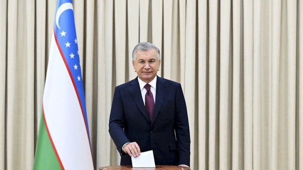 Uzbekistan's Pres. Shavkat Mirziyoyev votes