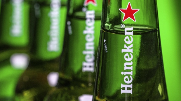 Heineken vend ses activités en Russie pour 1 €, perdant 300 millions d’euros