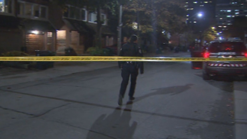 Police appeal for witnesses, info after woman stabbed in downtown Toronto 