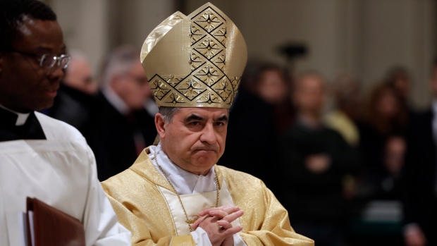 Le cardinal a été reconnu coupable de détournement de fonds lors d’un important procès financier au Vatican et condamné à cinq ans et demi de prison.