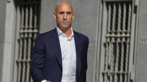 Former president of Spain's soccer federation Luis Rubiales arrives at the National Court in Madrid, Spain, Friday, Sept. 15, 2023. (AP Photo/Manu Fernandez, File)
