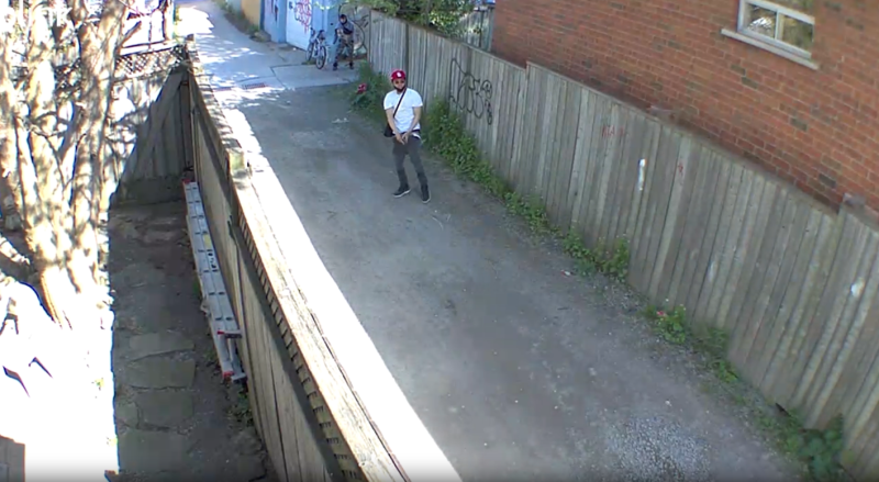 Police have released video footage of a daylight shooting incident in Hamilton. (Hamilton Police Service/ Supplied)