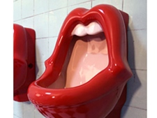 Image of Kisses! urinal courtesy of the Bathroom-mania website.