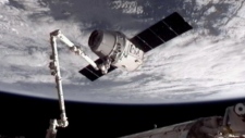 SpaceX Dragon, Canadarm2, international space station, iss