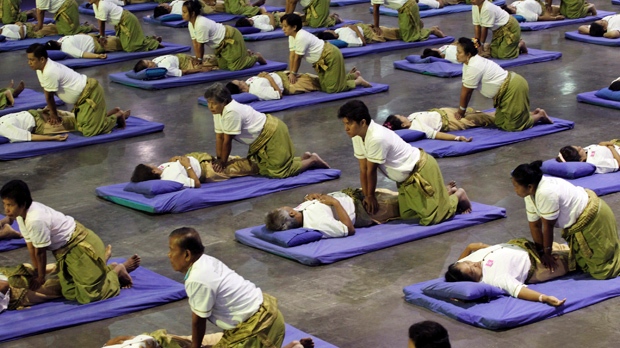 Thailand mass-massage world record