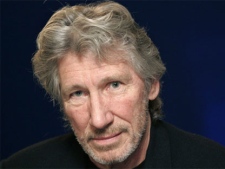 In an April 7, 2010 file photo musician Roger Waters poses for a portrait in New York. (AP Photo / Jeff Christensen)