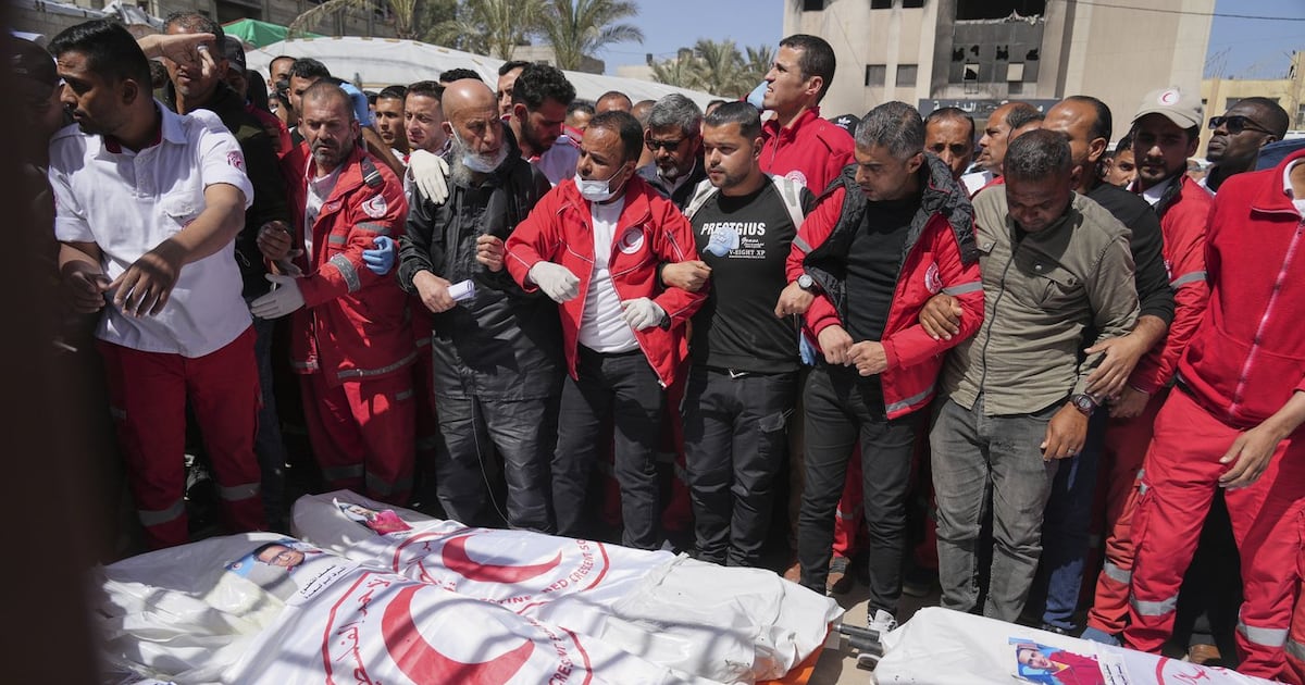 Israeli troops killed 15 Palestinian medics and buried them in a mass ...