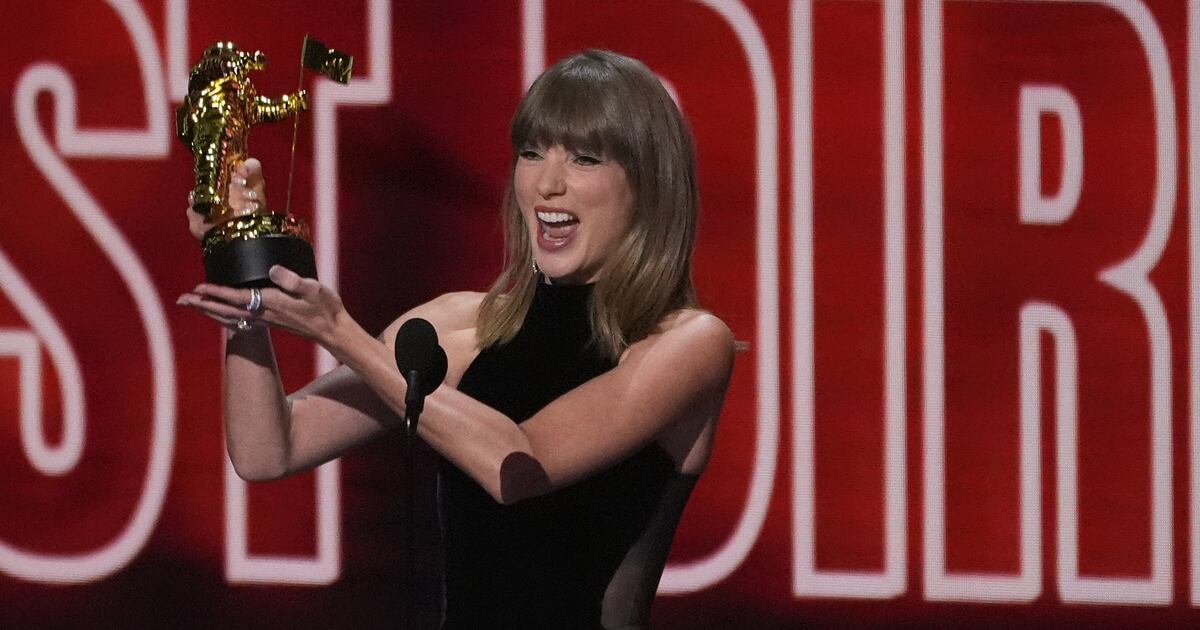 Taylor Swift becomes most-awarded artist in MTV VMAs history