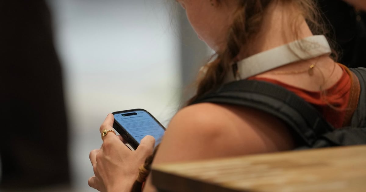 Ottawa wants to block kids from social media. How would age verification work?