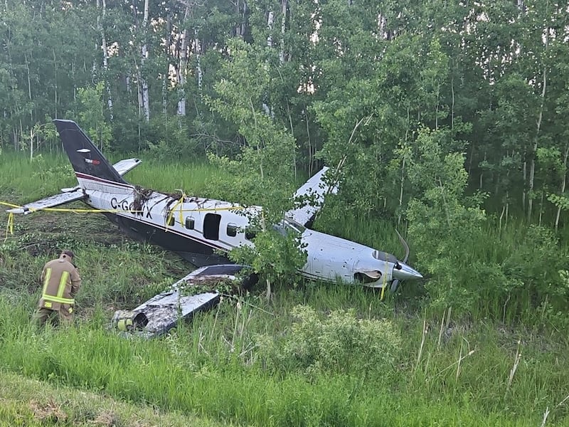 Plane makes emergency landing on Manitoba highway