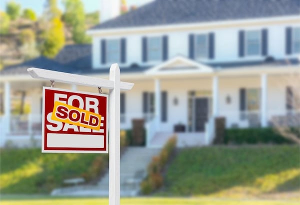 Nearly 75 per cent of GTA neighbourhoods saw homes sell below asking in March, report finds