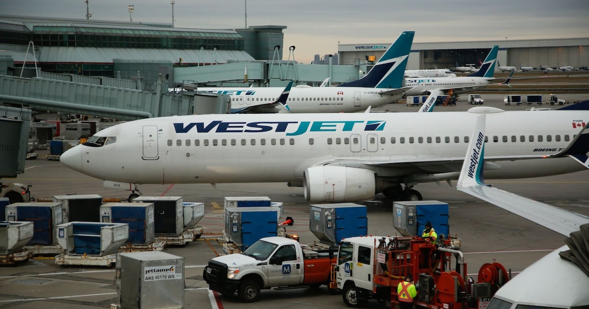 WestJet Boeing 737 Collides With Catering Truck at Pearson Airport