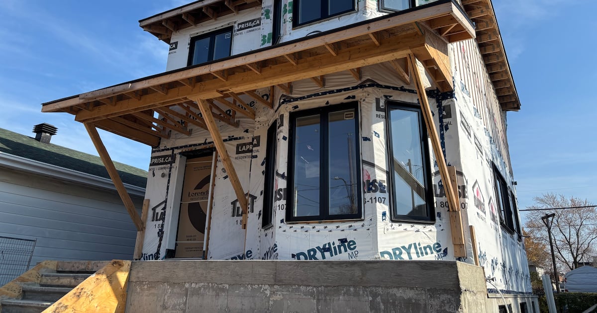Quebec woman left to finish her own rebuild after her contractor dies