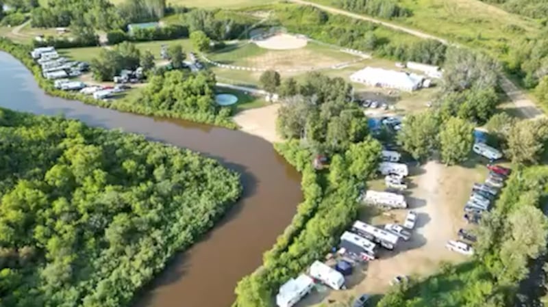 ‘Pretty terrifying’: Wildfires, flooding continue to impact campgrounds in parts of Ontario, Manitoba