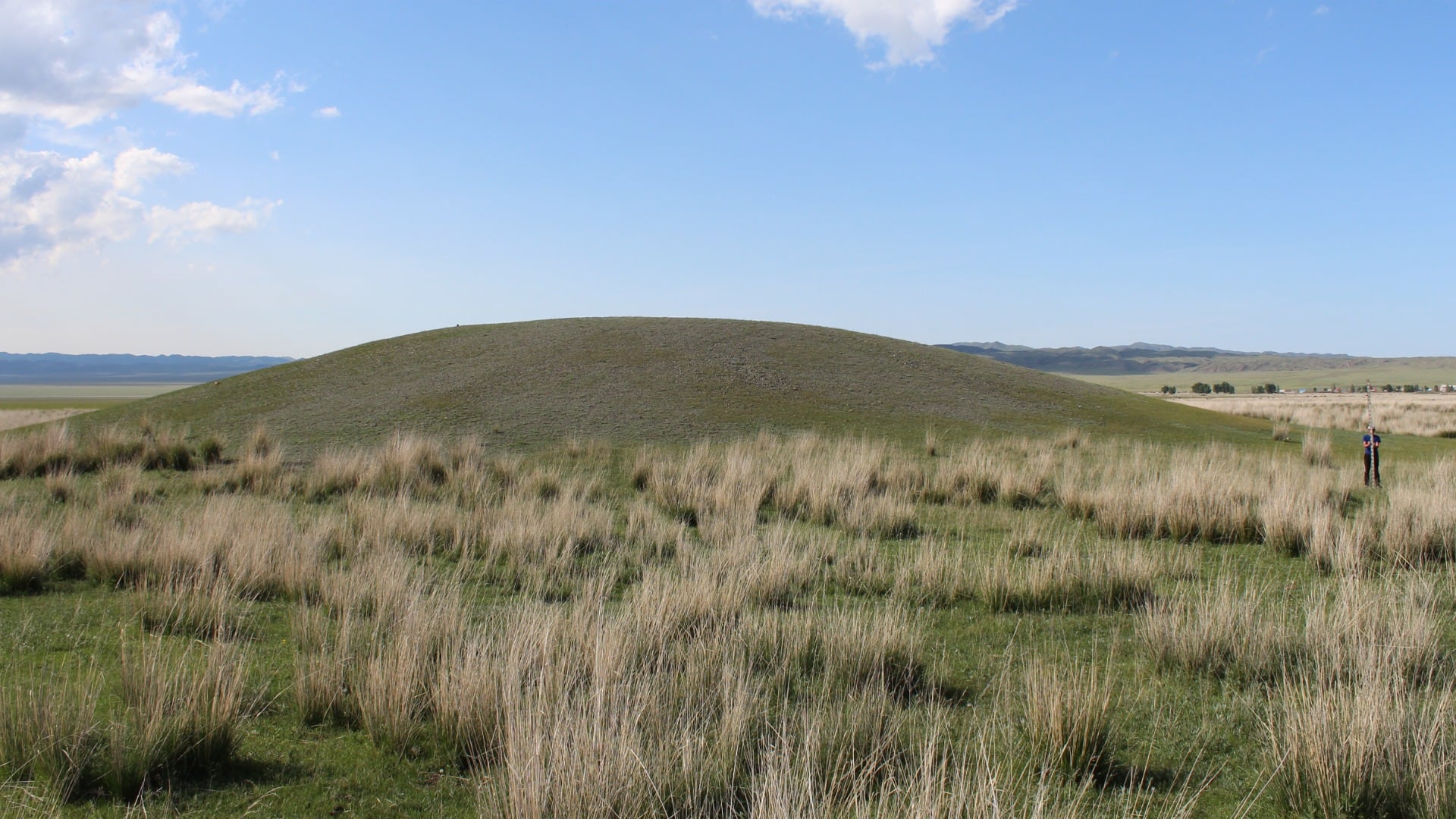 The burial mound "Kurgan Shilikty 16" is pictured in Kazakhstan before the excavation works took place. (Rinat Zhumatayev)