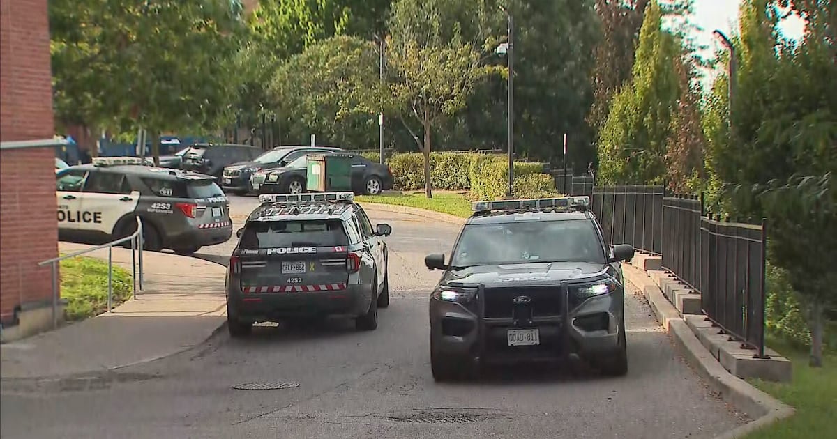 Man stabbed in Scarborough