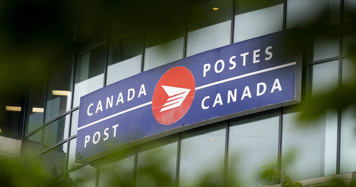 Canada Post management given $30.8 million in performance pay despite ...