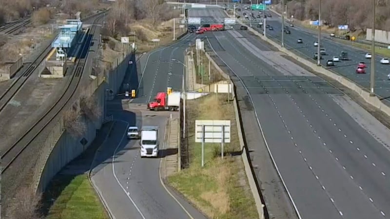 1 dead, alleged impaired driver charged after wrong-way Highway 401 crash