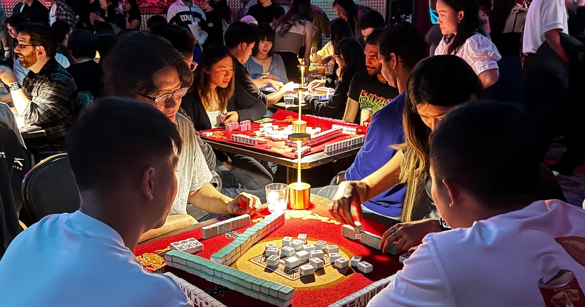 Centuries-Old Chinese Game Mahjong Gains New Fans Across Canada