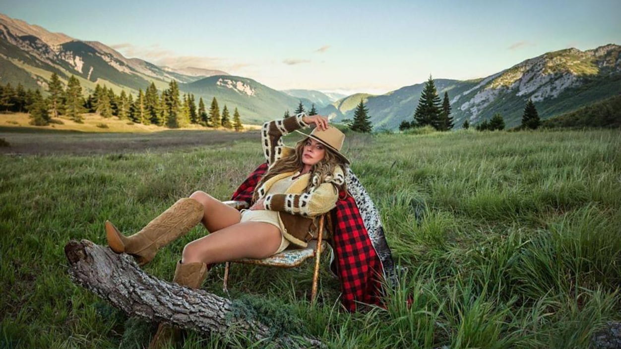 Shania Twain looks back at her northern Ontario roots