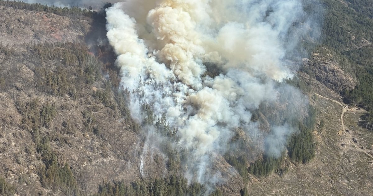 Growing wildfire burning out of control on Vancouver Island