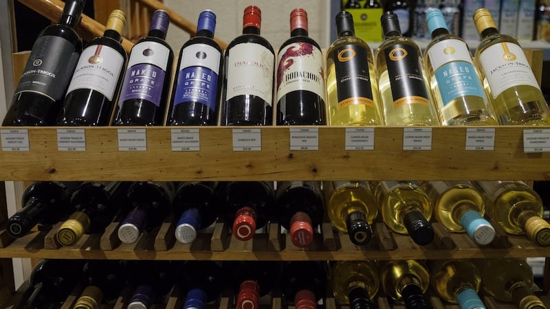 Provinces on track to allow cross-border alcohol sales by next month, Ottawa says