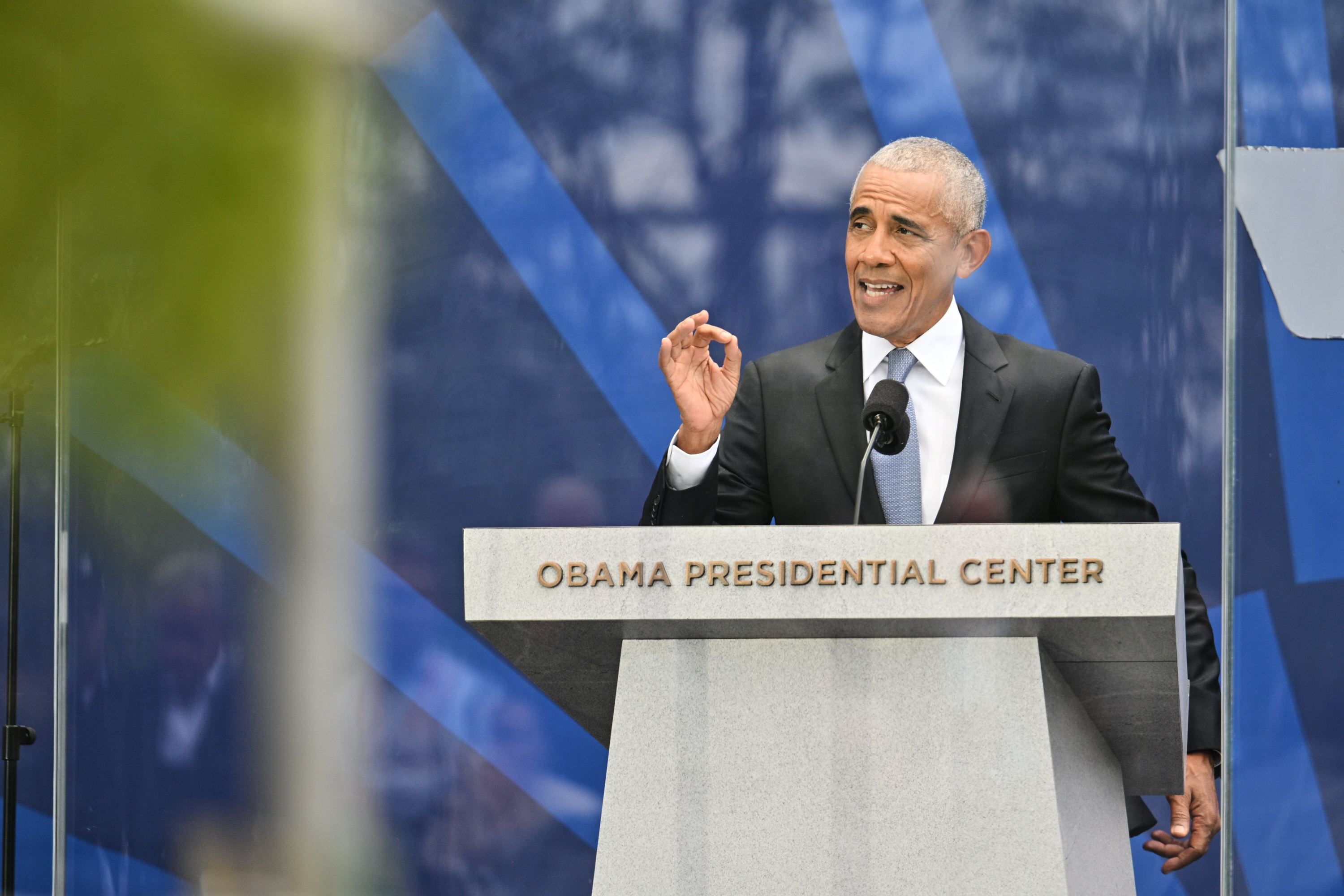 Obama Camera “THOUSANDS WATCHED THE PERFORMANCES, THE SPEECHES, AND THE STAR-STUDDED ...