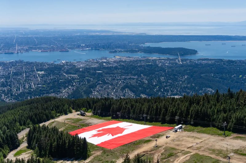 The flag measures 160 metres by 80 metres—roughly the size of two football fields—and weighs approximately 3,000 pounds.