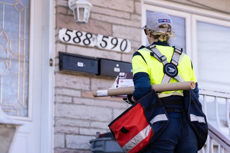Canada post wants to end door-to-door delivery