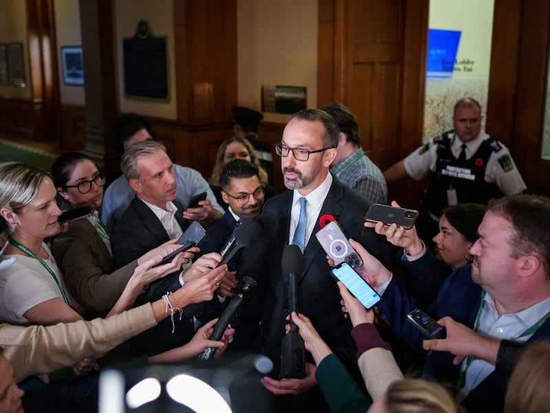 Ontario pauses some skills training funding for unemployed people: career colleges