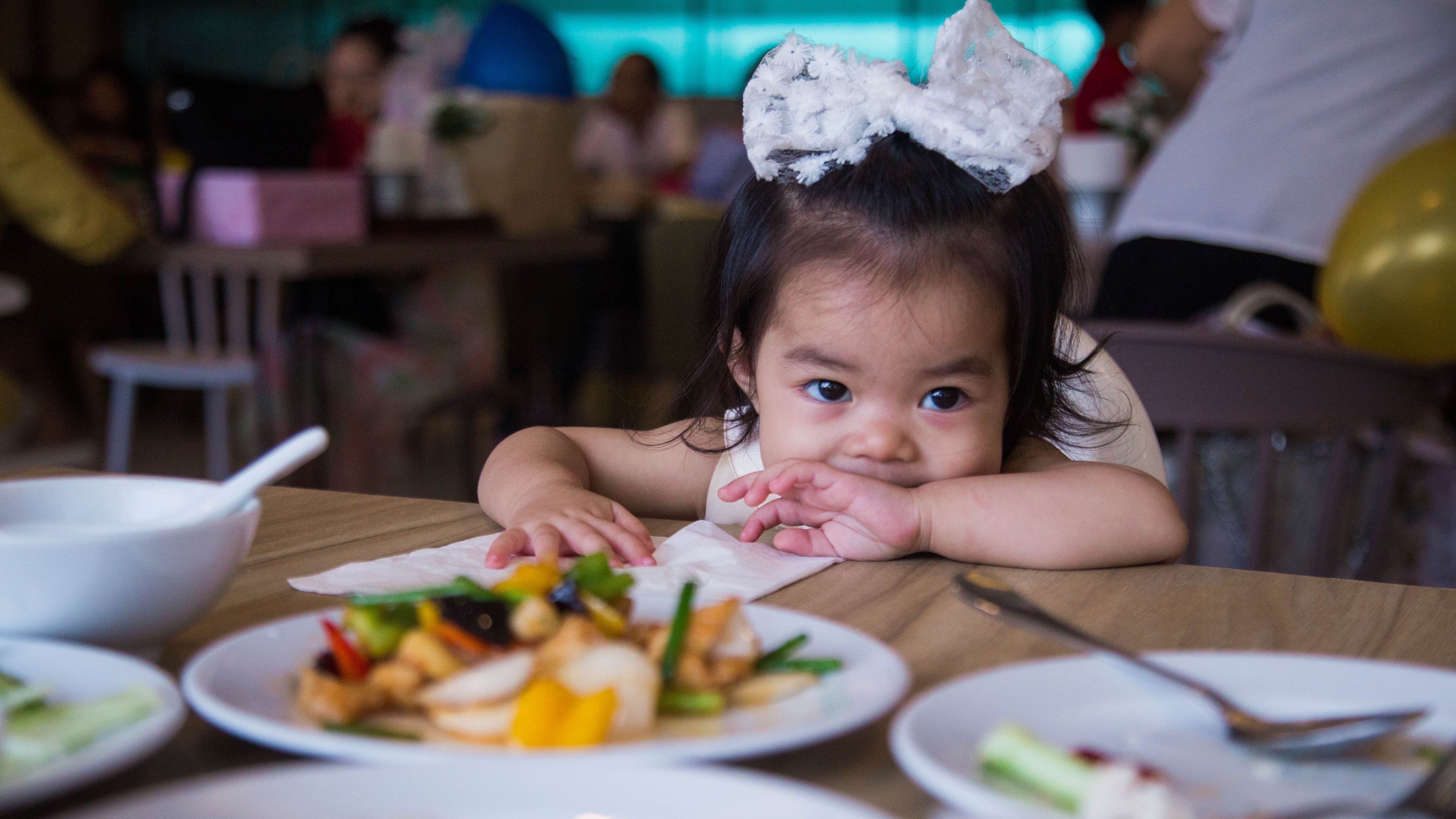 Eating habits during early childhood can influence the risk of developing diseases. (Pexels)