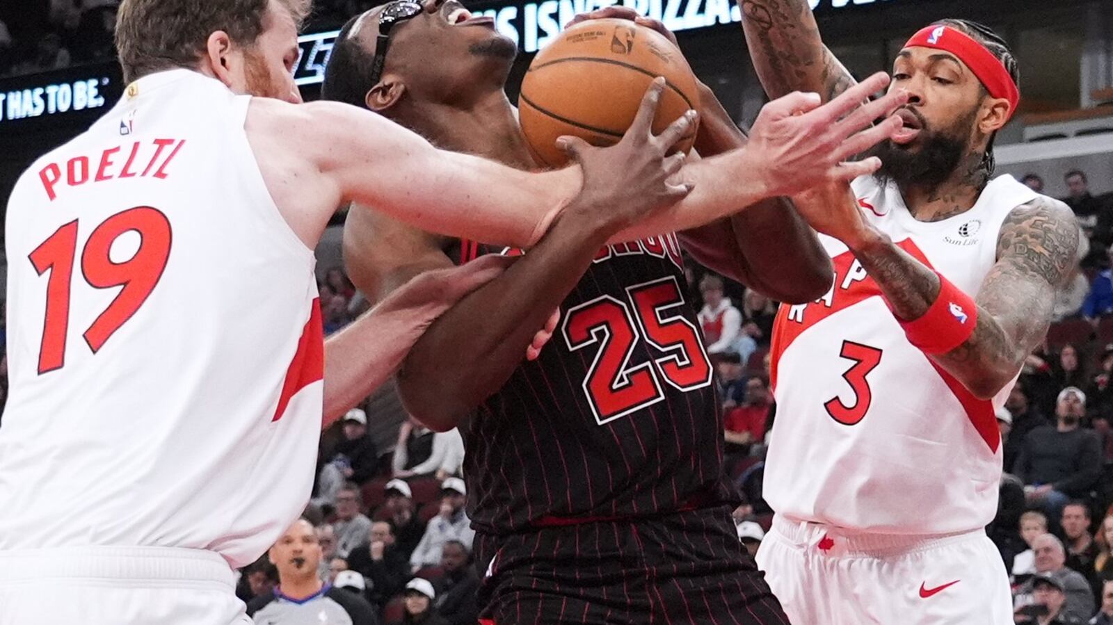 Raptors cruise past the Bulls 139-109
