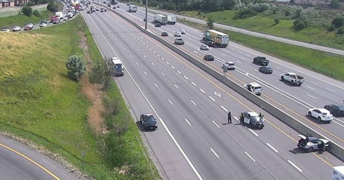 Die Fahrspuren des Highway 427 in Richtung Norden sind an der Finch Avenue ...