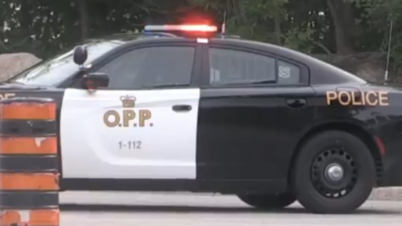 Westbound QEW lanes reopen after previously being closed in Burlington following crash