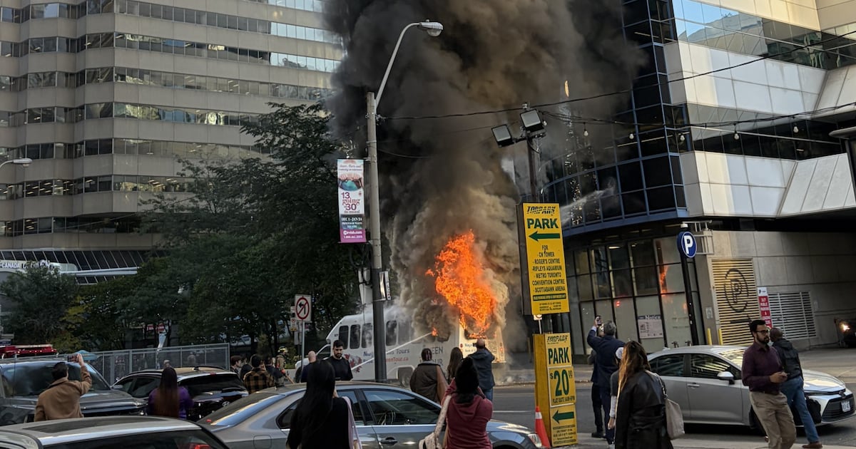 Tour bus catches fire in downtown Toronto, no injuries