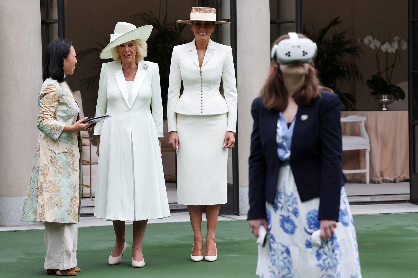 Melania Trump and Queen Camilla play supporting roles during state ...