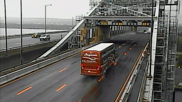 ‘Delays expected:’ One middle lane on Burlington Skyway to be closed all weekend