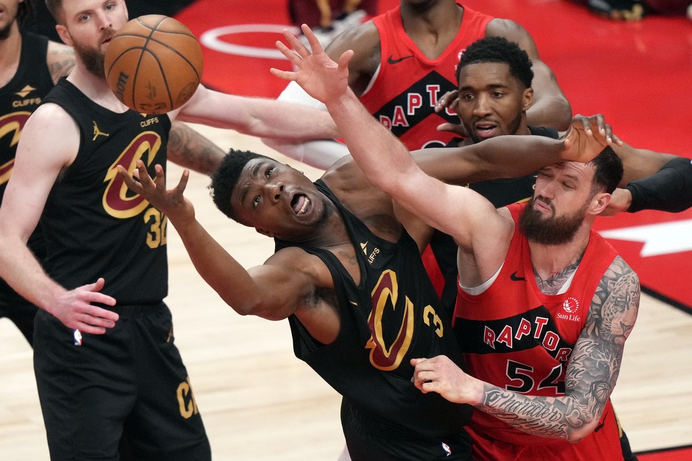 Raptors, Cavaliers ready to rumble in tonight's Game 7 NBA showdown