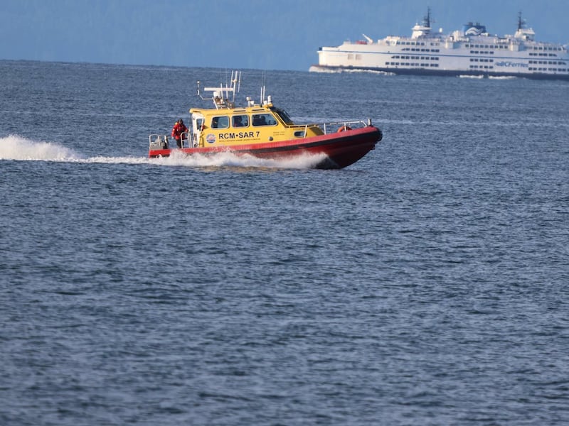 4 rescued, 6 unaccounted for after charter boat sinks off B.C. coast
