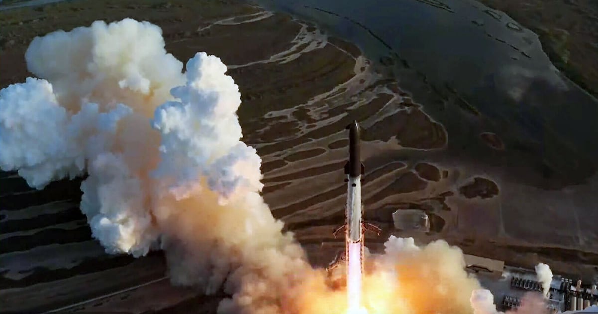 ‘A lot of eyeballs on it’: Starship hits orbit in key test for NASA’s moon ...