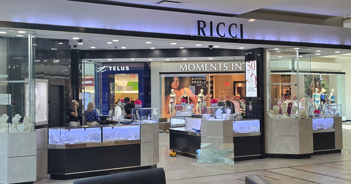 4 teens arrested after jewelry store heist at Place Rosemere